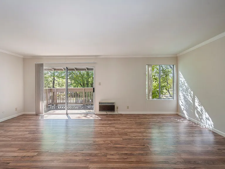 100 Devon Avenue — Photo 3