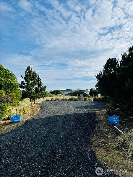 3rd image of 437 S Bel Air Loop
