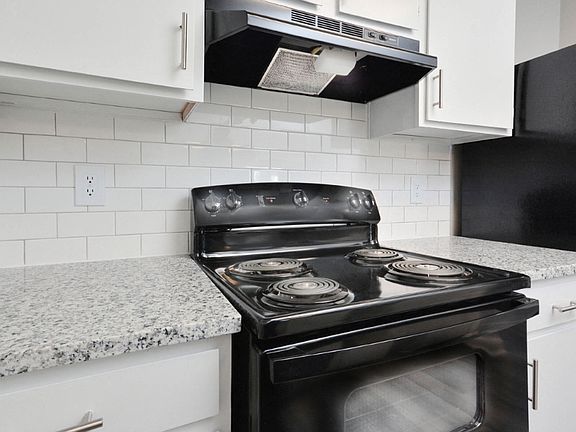 4th image of 226 Tallstone Dr #404