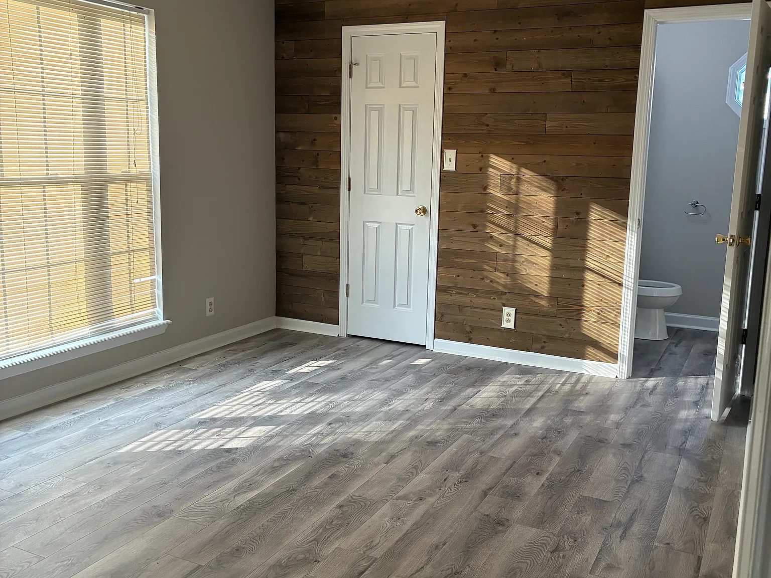 1045 Bush Ave — Photo 3