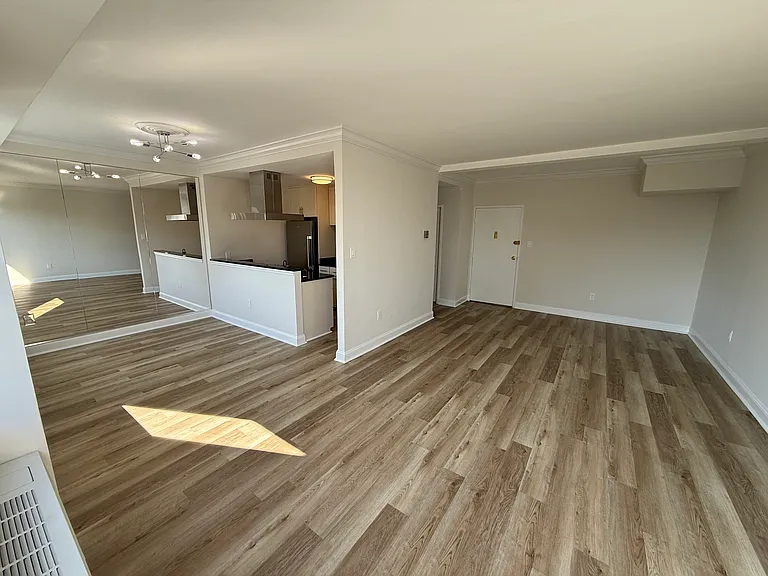 4390 Lorcom Ln #810 — Photo 4
