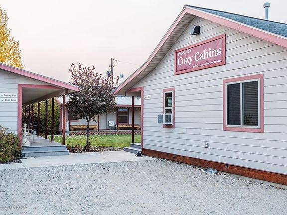 66 N Madison Ave Pinedale Wy 82941 Mls 20 3547 Zillow
