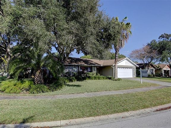 3rd image of 921 Cortland Way