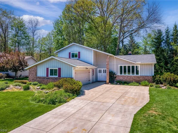 31885 N Roundhead Dr, Solon, OH 44139
