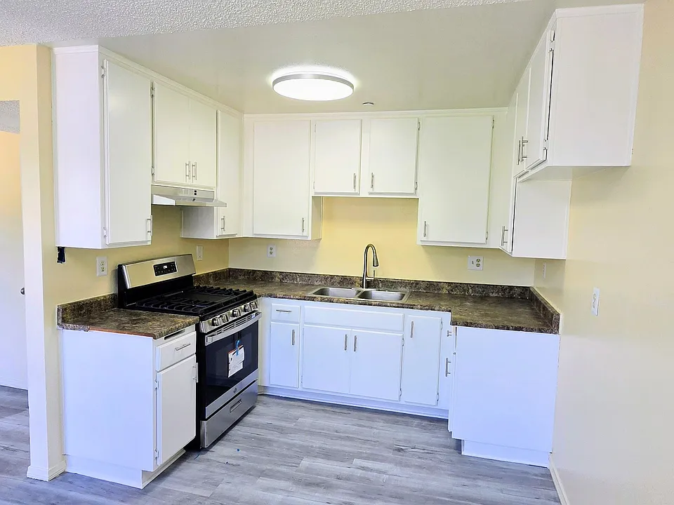15449 Nordhoff St #14