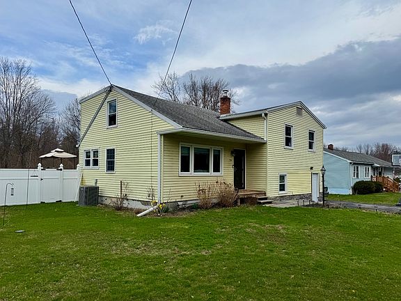 4th image of 204 Russell Rd