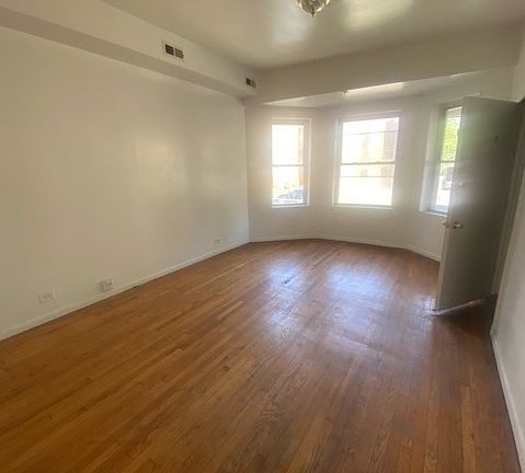4th image of 11163 S Vernon Ave