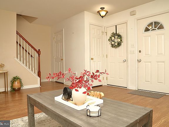 2nd image of 157 Nicole St