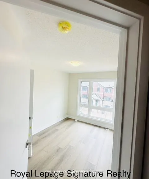 1322 Kobzar Dr — Photo 5
