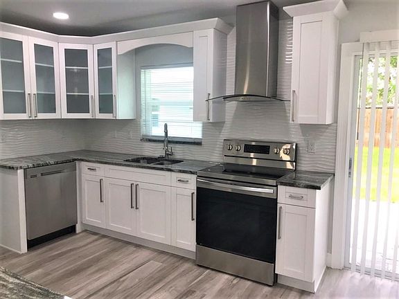5th image of 1538 Palmetto St