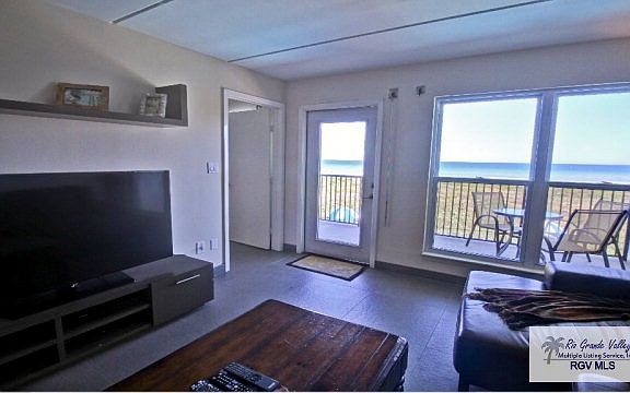 4th image of 1816 Gulf Blvd #302