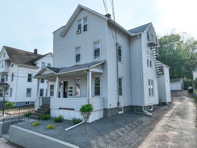 490 East Street, New Britain, CT, 06051