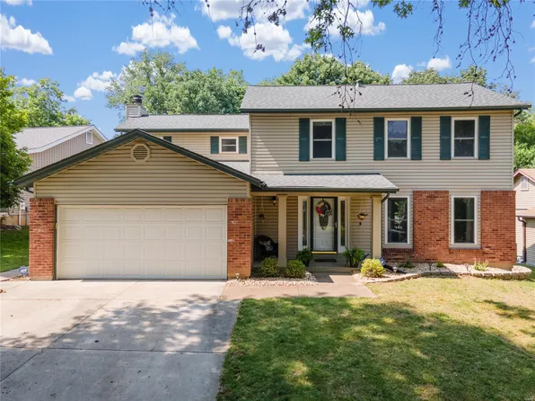 12245 Autumn Dale Ct, Maryland Heights, MO 63043