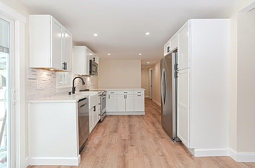 5th image of 380 Brigham St