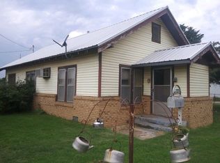 511 N 1st Ave, Fairview, OK 73737