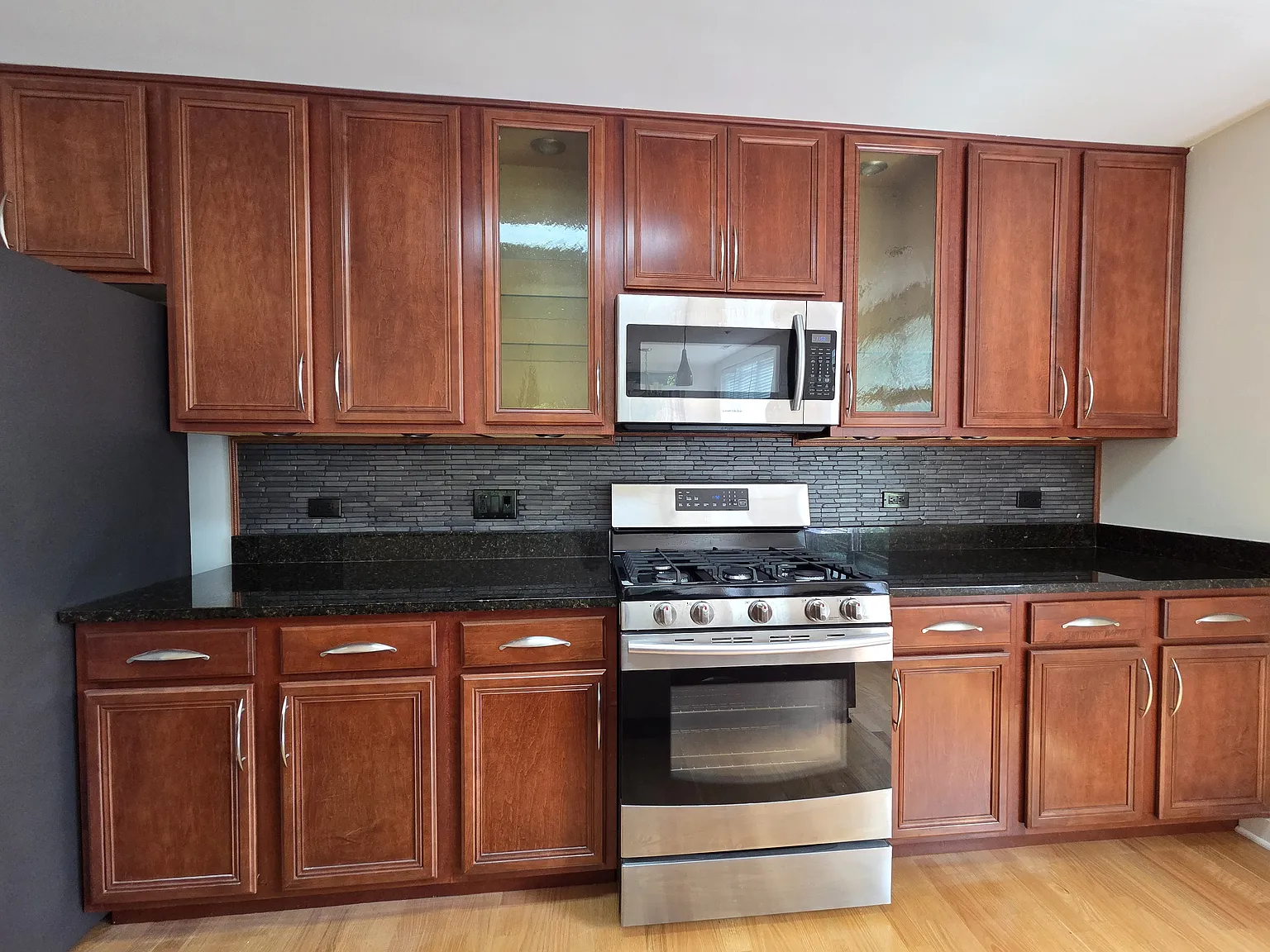 3 bed, 1700 sqft, $3,000 — Photo 3
