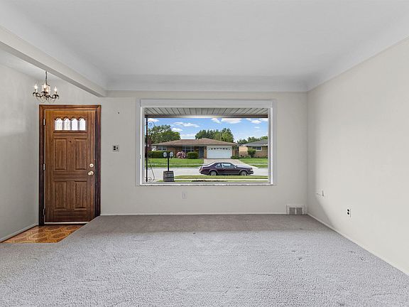 5th image of 13216 Cromie Dr