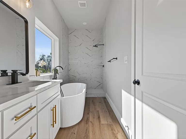4115 Yale St — Photo 34