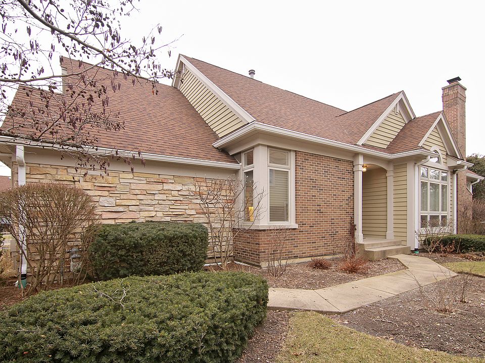 1st image of 924 Fountain View Dr