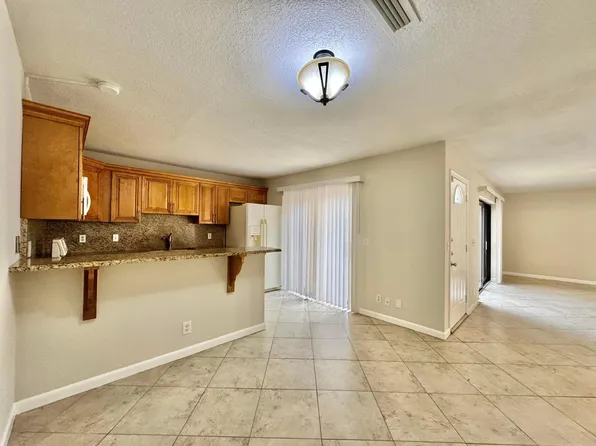 2420 Waterside Drive #17b, Lake Worth, FL 33461