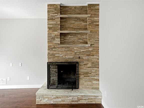 5th image of 4008 Regina AVENUE