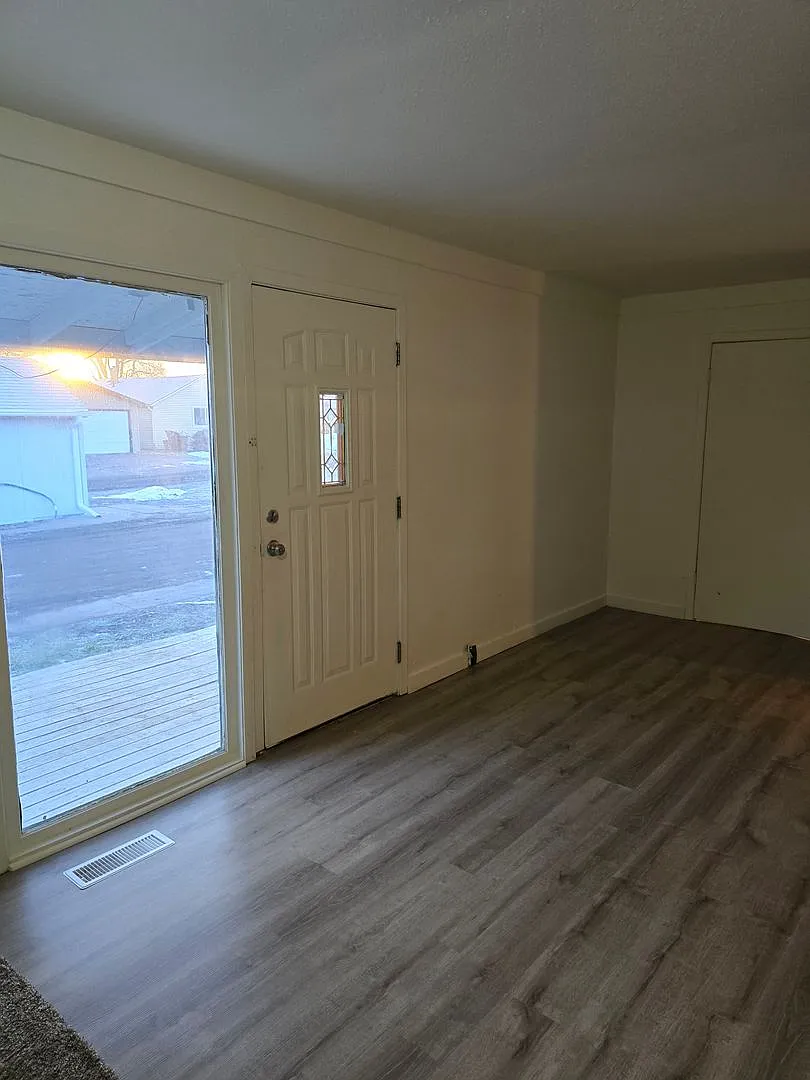 Rent Sux - 110 Alderson Street — Photo 2