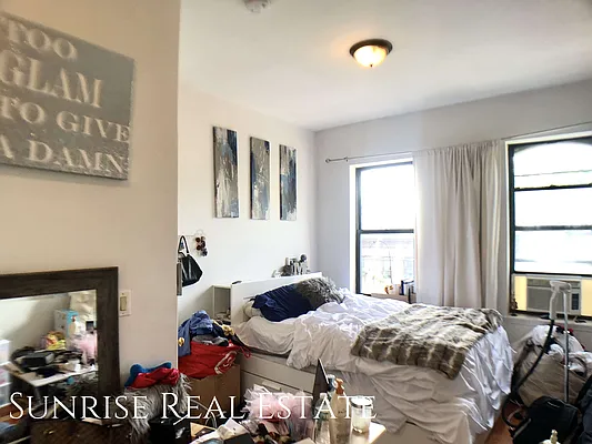 Rented by Sunrise Real Estate | media 9