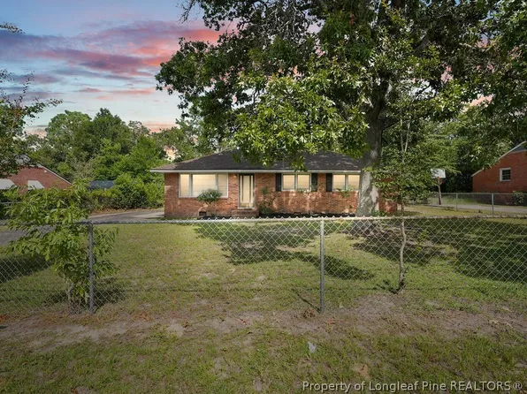 1909 Westhill Dr, Fayetteville, NC 28304