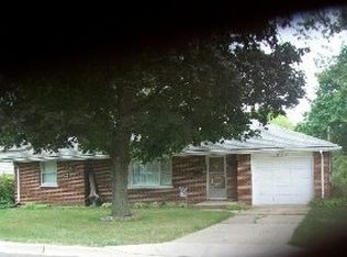 633 Wood St, Aurora, IL 60505