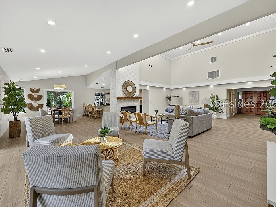 1st image of 9 Fort Walker Dr