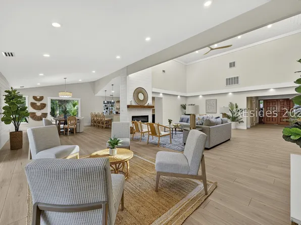 9 Fort Walker Dr, Hilton Head Island, SC 29928