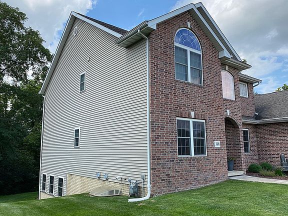 2nd image of 1226 Winterberry Ln