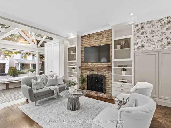 49 Wheeler Ave, Toronto, ON M4L 3V3