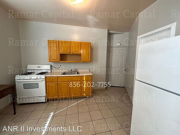 3rd image of 951 S 3rd St #11648351