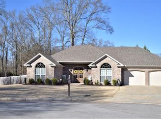 108 Neill Ct, Tuscumbia, AL 35674