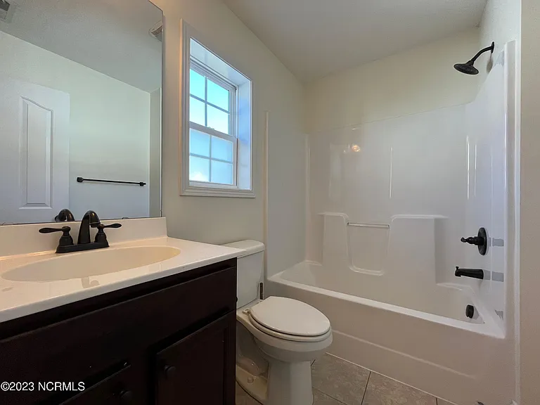 117 Lightwater Dr — Photo 14