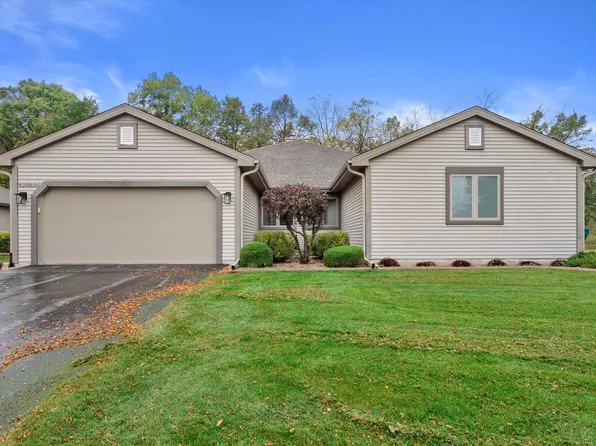 W175N8151 Robin CIRCLE #1, Menomonee Falls, WI 53051