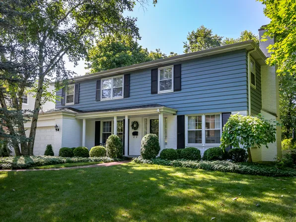 367 W Prospect Ave, Lake Bluff, IL 60044