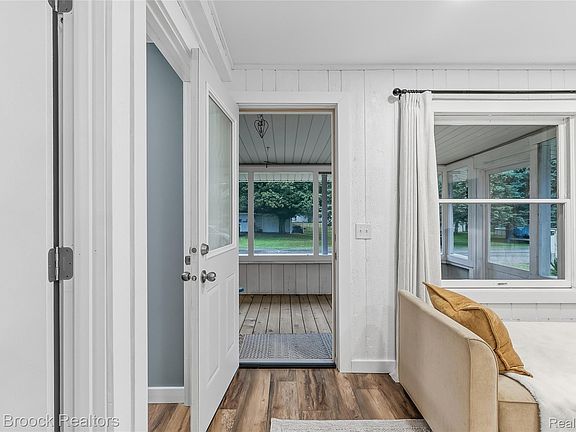 5th image of 6029 Walnut St