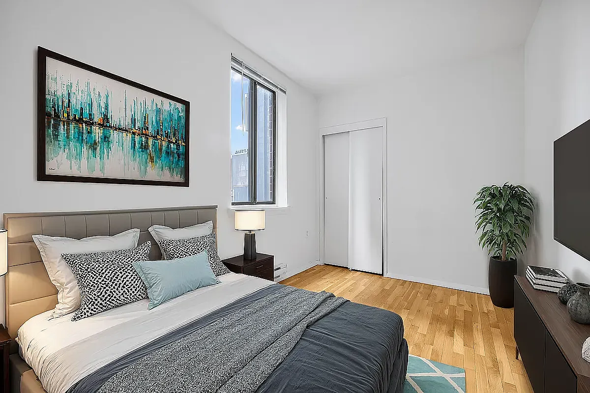 434 West 19th Street — Photo 2