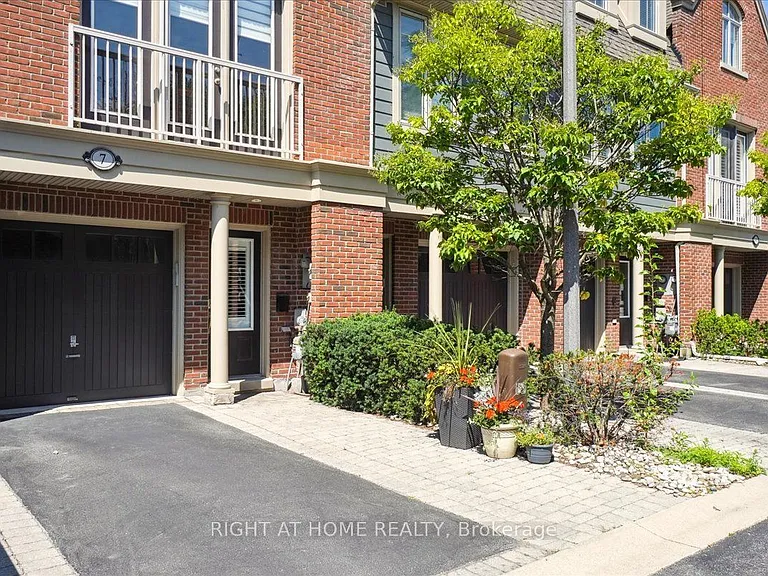 99 Brant St #7 — Photo 2