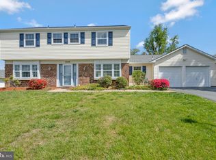 13122 Poplar Tree Rd, Fairfax, VA 22033