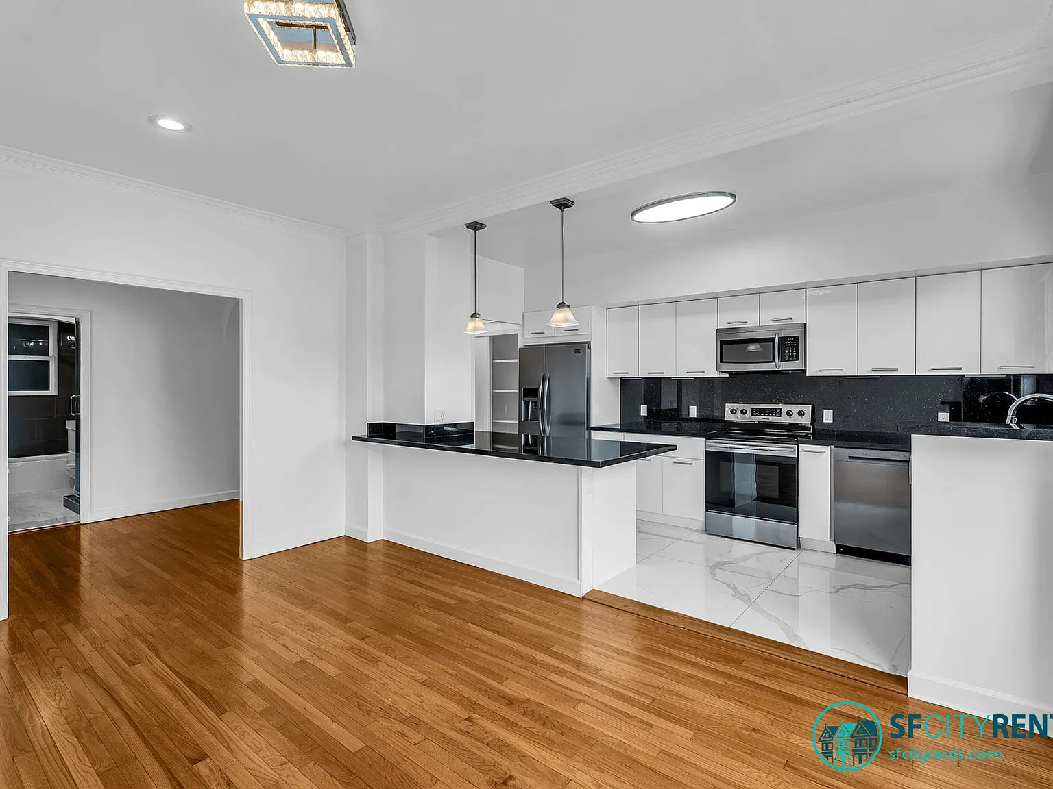 Russian Hill: Renovated 2 Bed Apartment w/ In-Unit Washer & Dryer, Optional Garage Parking & FREE... — Photo 4