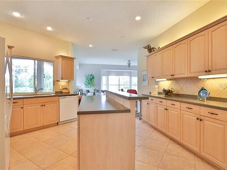 8920 Grey Oaks Ave — Photo 26
