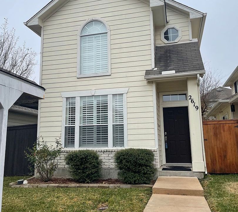 1st image of 2619 Crown Arbor Dr