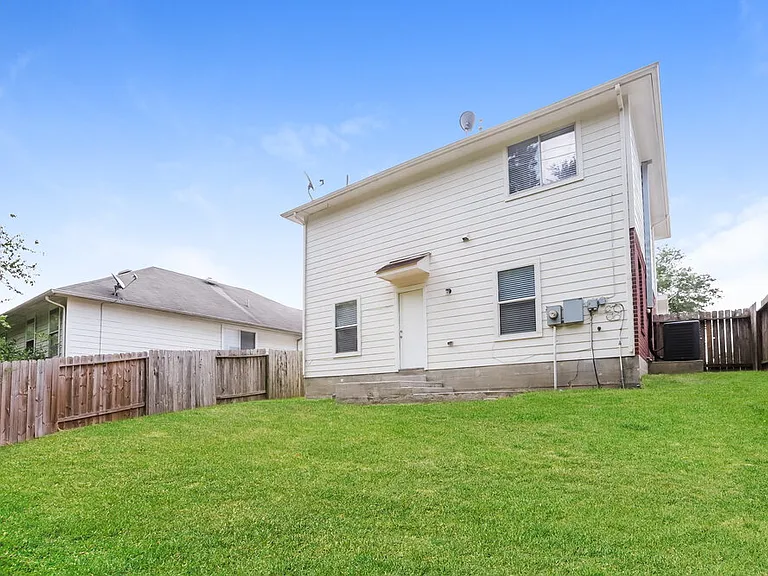 2823 Cypress Island Dr — Photo 19