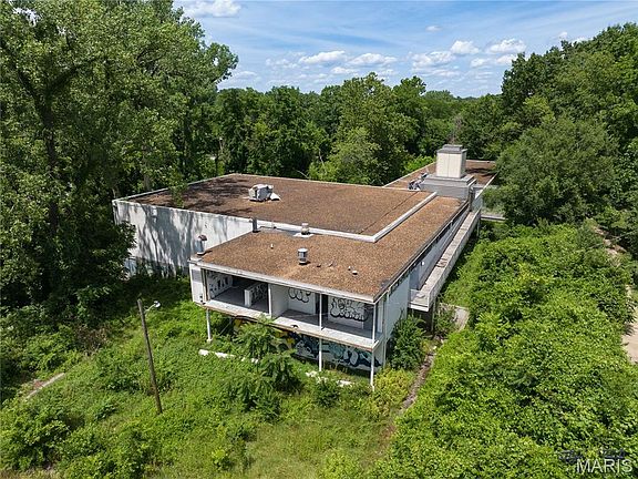 3rd image of 2650 Tyrell Dr