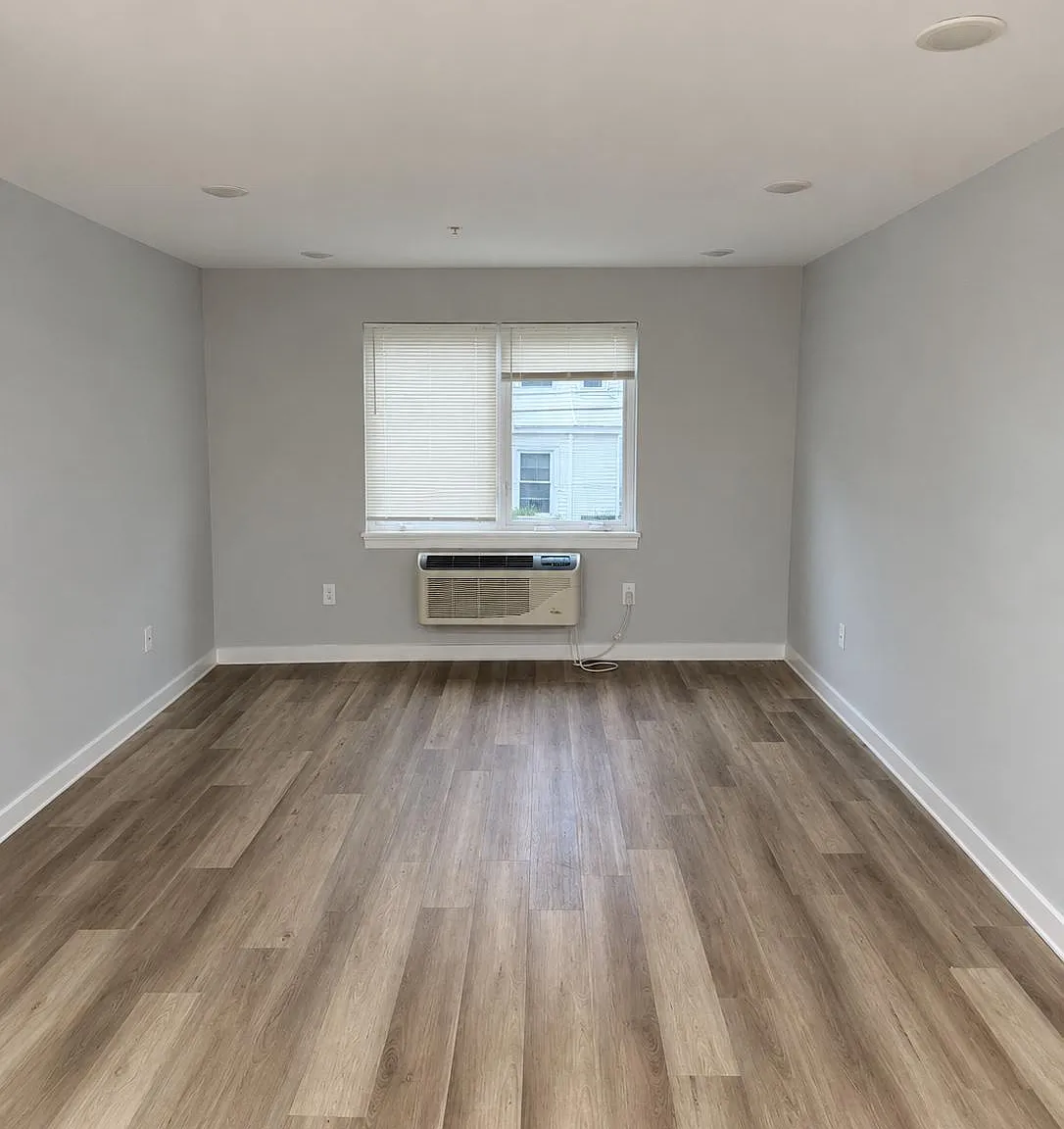 2 bed, $1,964 — Photo 3