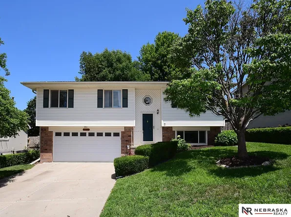 13304 Chandler Ct, Omaha, NE 68138