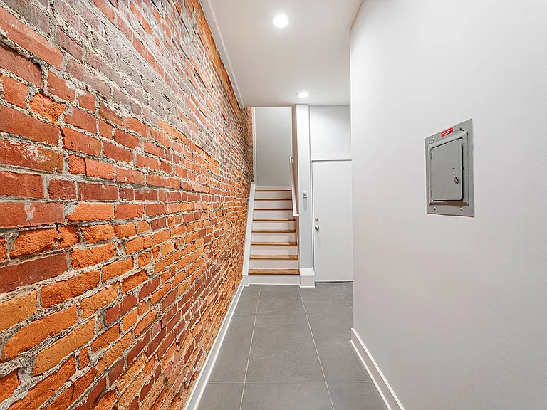 2808 W Oxford — Photo 18